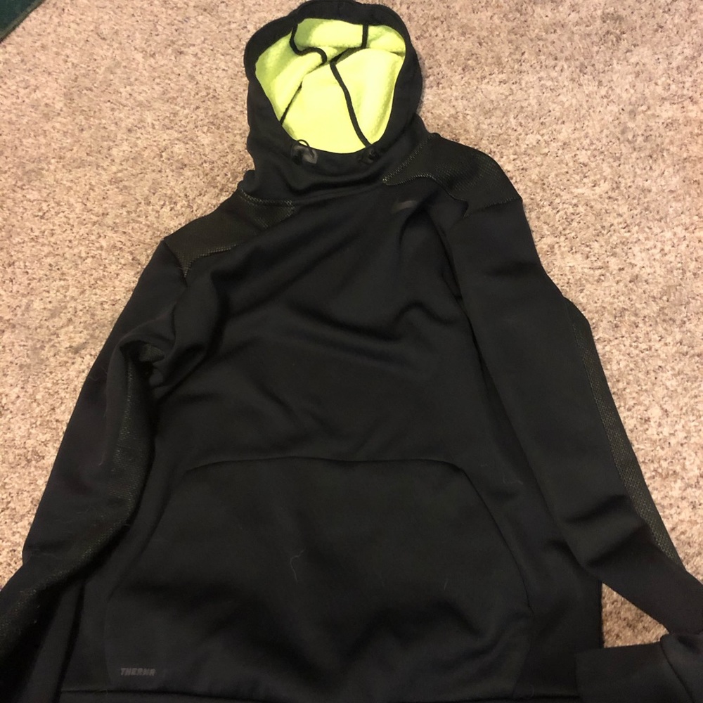 Nike therma hoodie